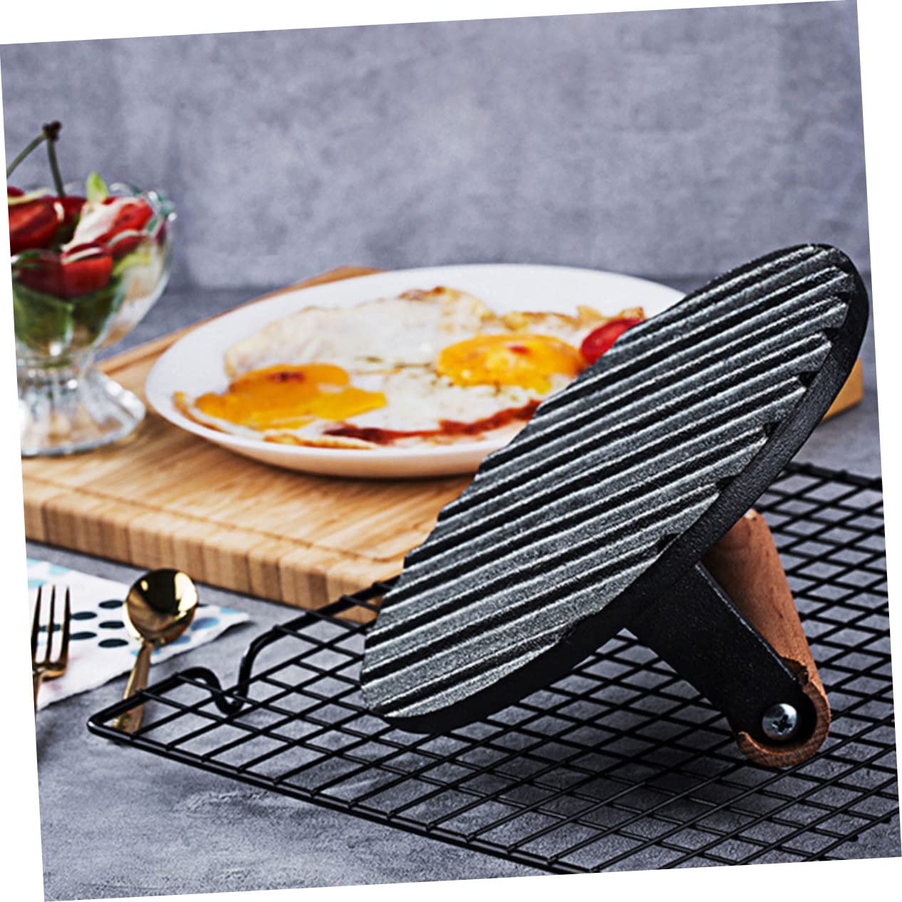 Runde Grillpresse aus Gusseisen mit Holzgriff Antihaftbeschichtet Robust und Formstabil für Steak Burger und Bacon Am Grill
