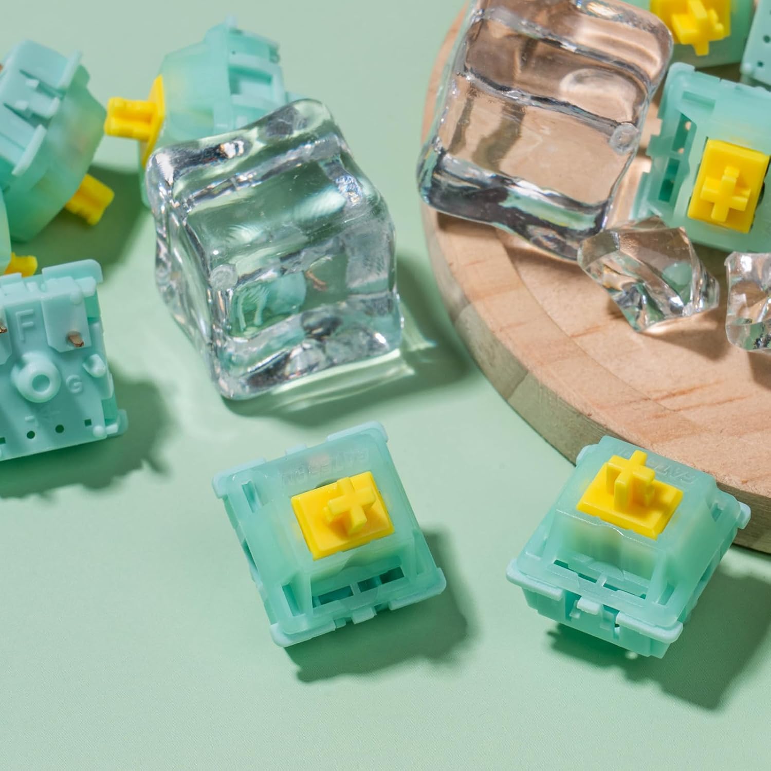 Gateron Goldenrod Yellow Pro Switches,55gf Pre-lubed 5 Pin Linear Keyboard Switches Compatible MX Mechanical Gaming Keyboard（108pcs plugin Light）