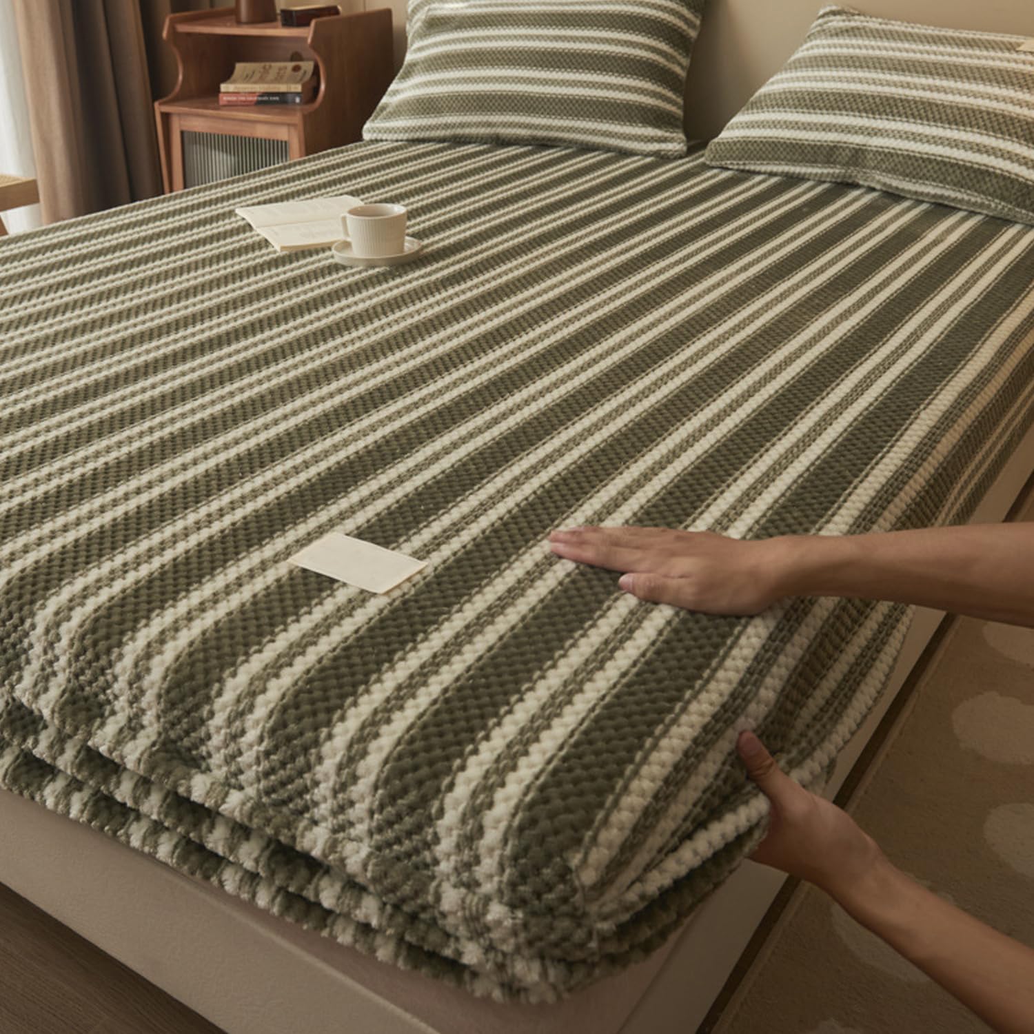 Warm Mattress Protector Queen Size Bean Velvet Fitted Sheet Soft Fluffy Plaid Pattern Mattress Cover with 10 in Deep Pocket Bedsheet Machine Washable Mattress Topper,A,120x200cm