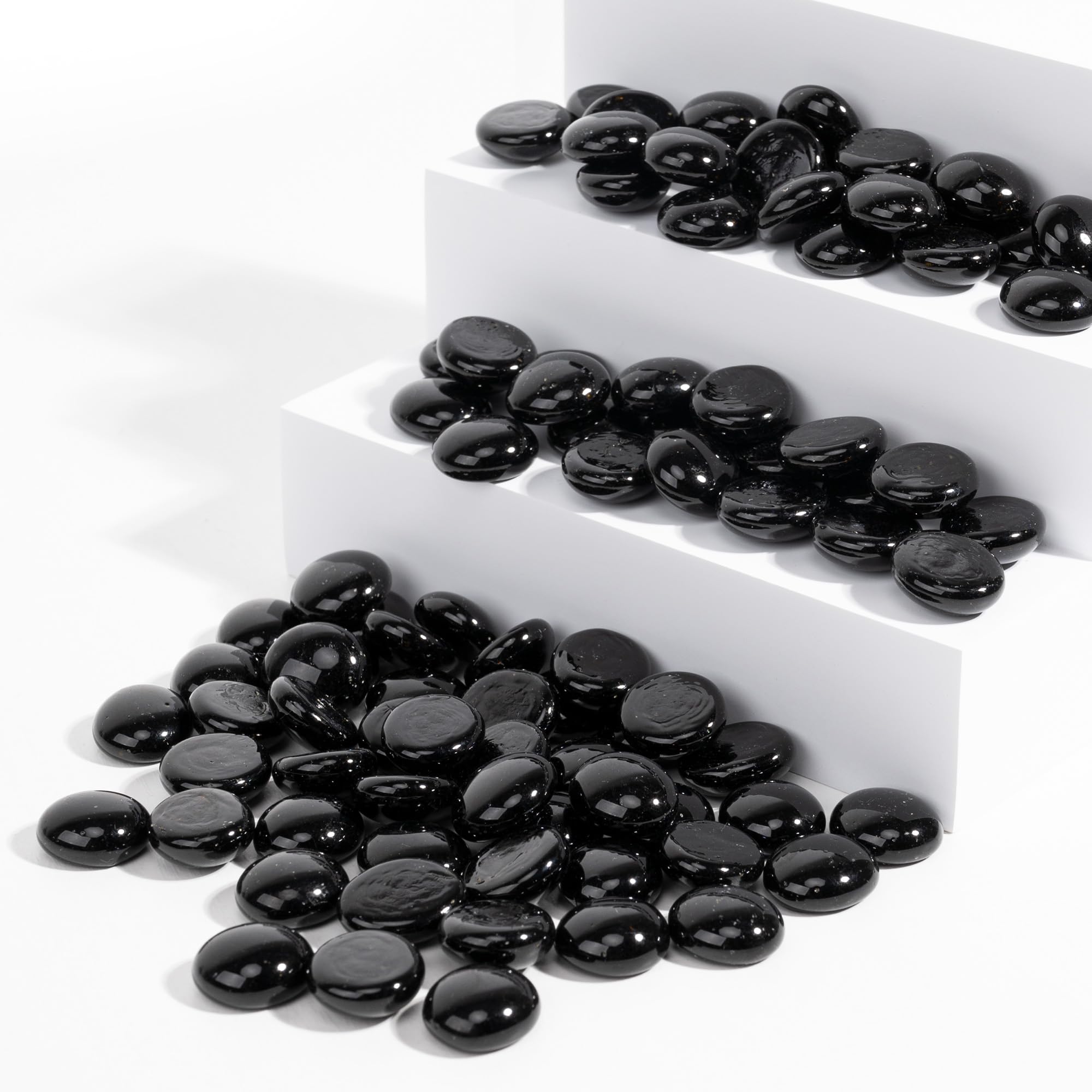 1LB Flat Glass Marbles Stones Flat Bottom Marble Beads 17-19mm Smooth Stone Pebbles for Home Decoration Fire Pit Landscaping Glass Gemstone for Fish Tanks Flower Pots DIY Crafts (Black)