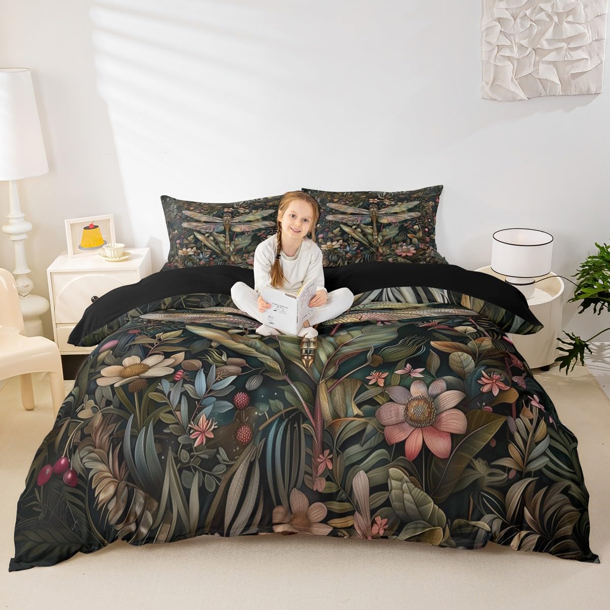 Housse de couette libellule Manfei pour transformer une chambre d'enfant avec un motif floral