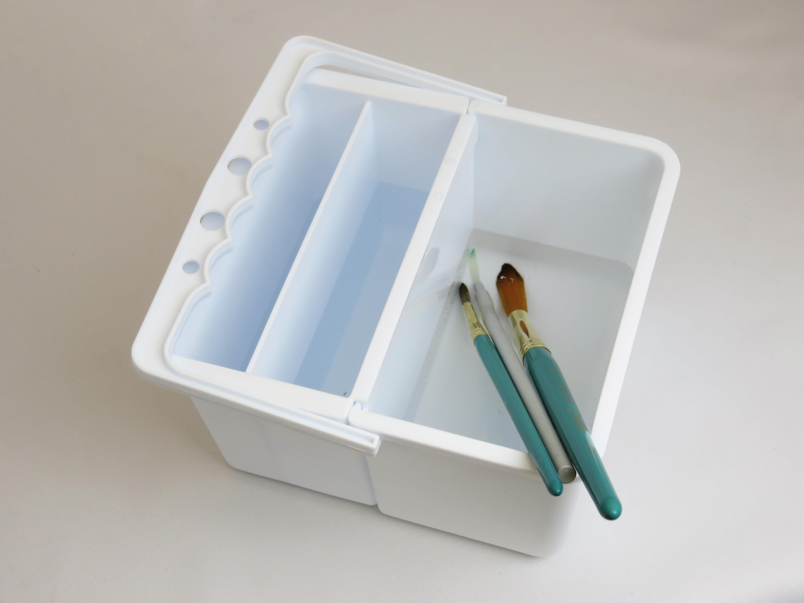 ラッセン　絵の具とハケ ラッセン 絵の具とハケ