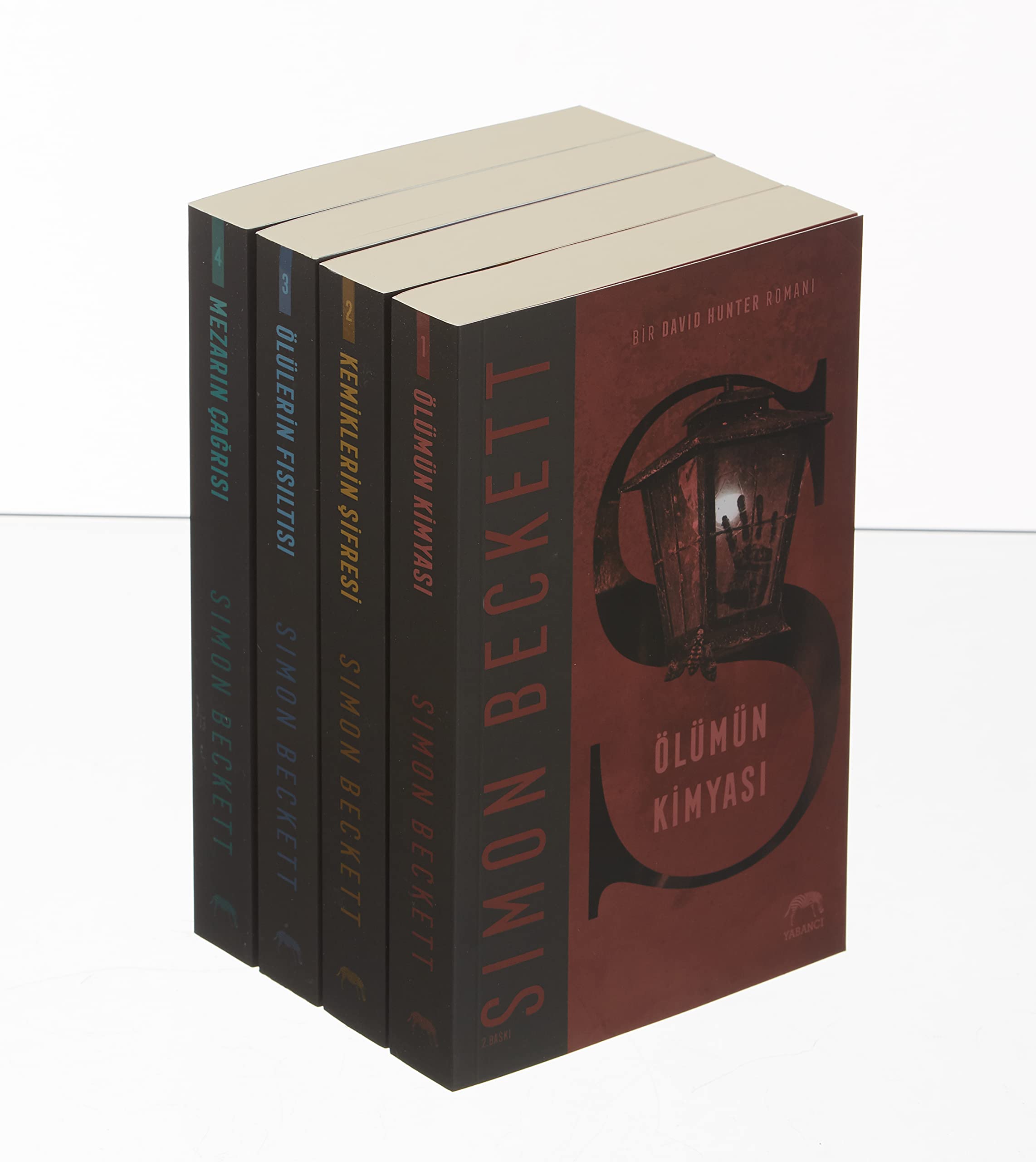 David Hunter Kutu Seti - 4 Kitap Takım