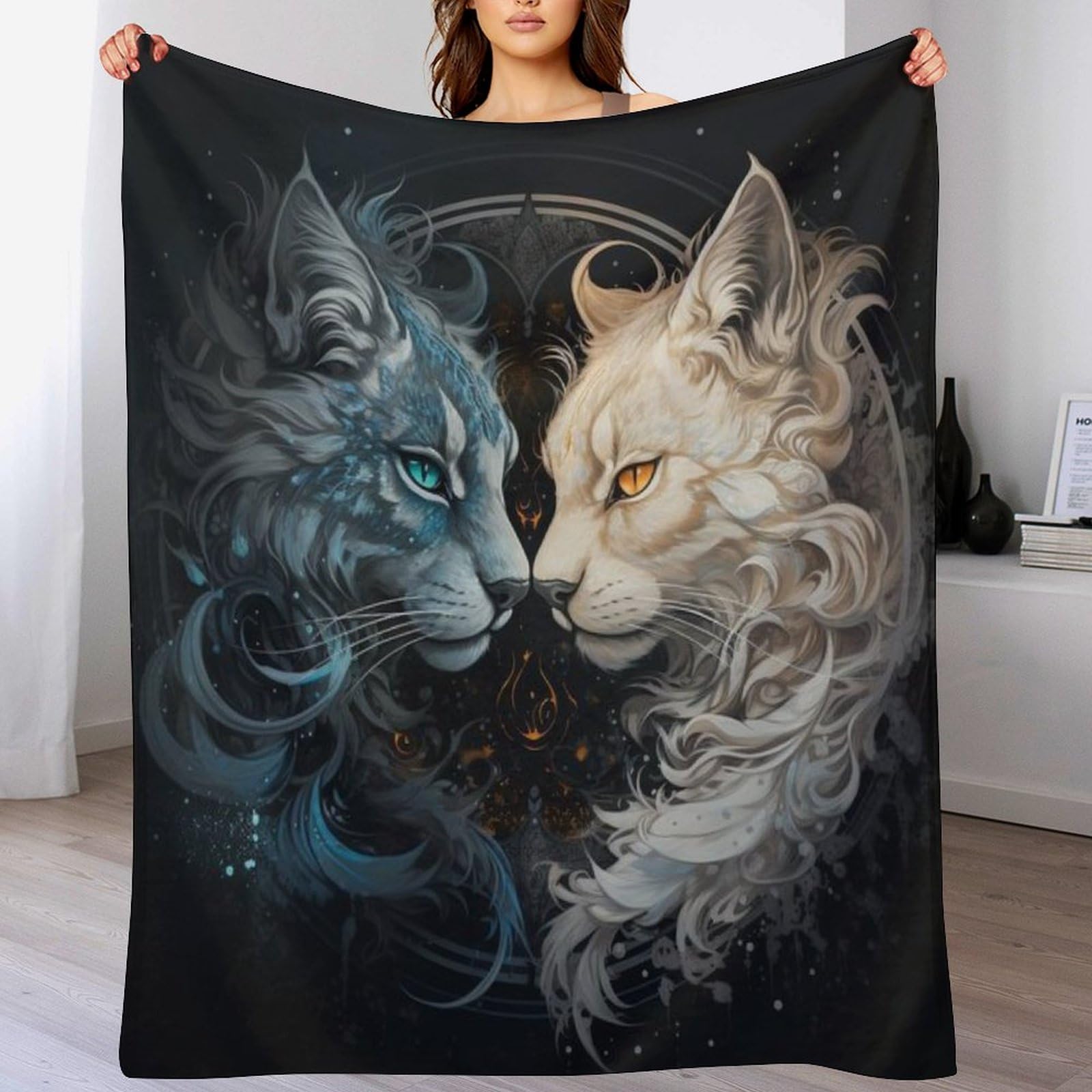 Couverture chat douce contre le froid hivernal sur un lit ou un canapé de séjour