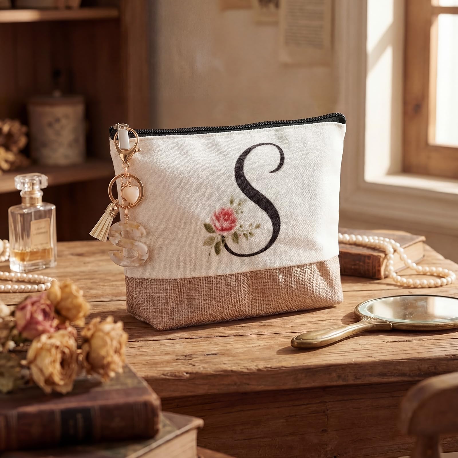 Hestya Trousse per Trucco con Lettera Iniziale Personalizzata Beauty Сase da Viaggio in Iuta con Portachiavi per Donna Matrimonio Compleanno Spiaggia Sorella Mamma Insegnanti Infermiere(S)