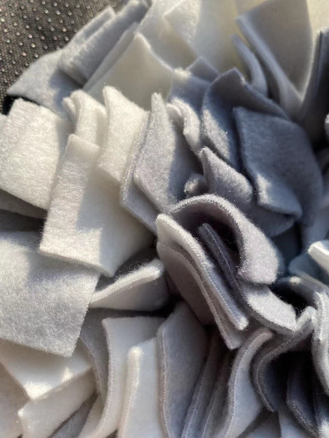 Alfombrilla Cuadrada Gris Claro 50x50cm - Resistente y Fácil de Limpiar - Para Alimentación Lenta, Forraje y Olfateo de Perros