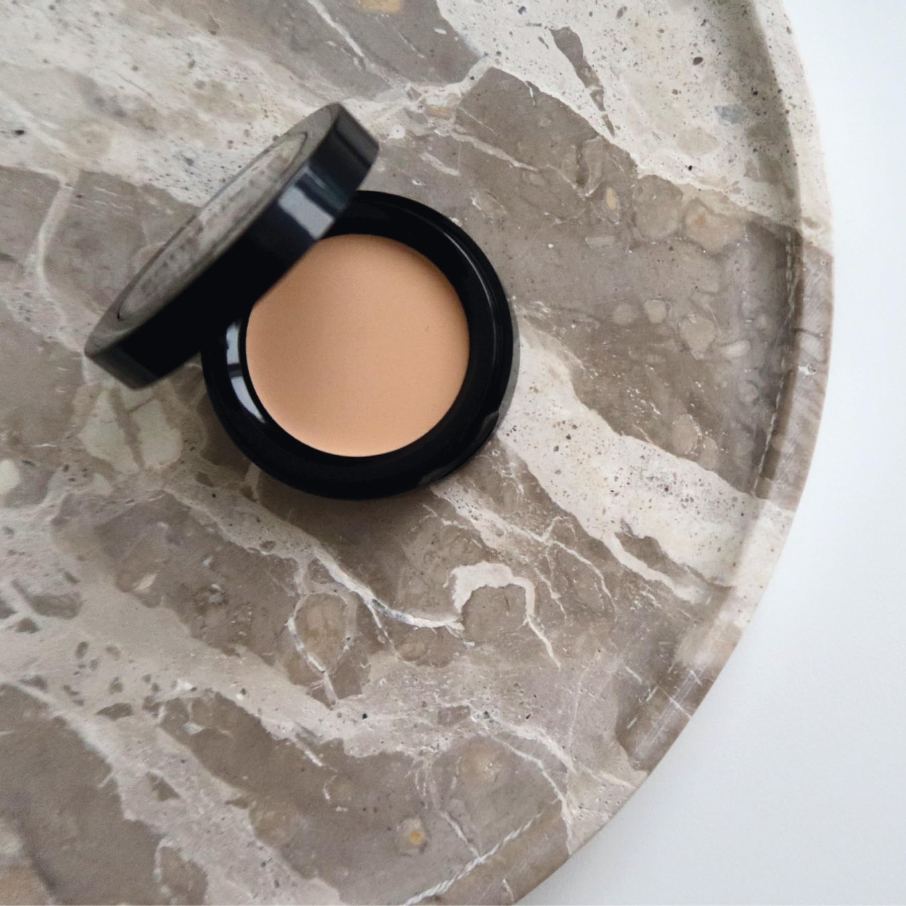 Sandstone Scandinavia Eye Primer - Hypoalergiczna baza pod cienie do powiek Vegan Eyeshadow Primer Base - Kremowa baza pod cienie do powiek dla wrażliwych oczu - baza pod cienie do powiek