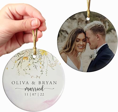 Adorno de cerámica para casados, regalo para recién casados, adorno de Navidad personalizado para señor y señora, adorno de boda, recuerdo de regalo