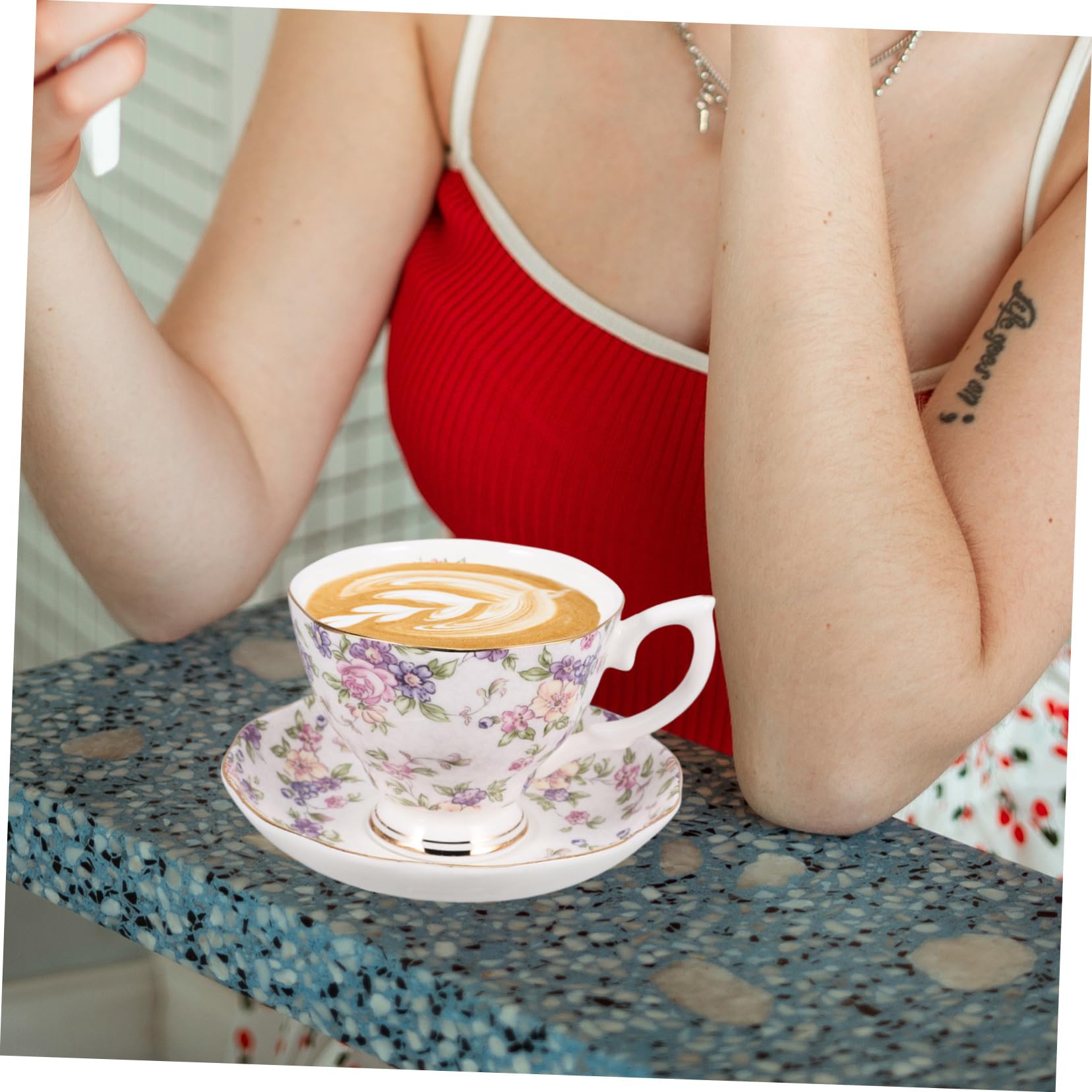 ULTECHNOVO Kaffeebecher Satz aus Feinem Knochenporzellan mit Großem Durchmesser und Einzigartigem Design Leicht zu Reinigen für Europäischen Kaffeegenuss