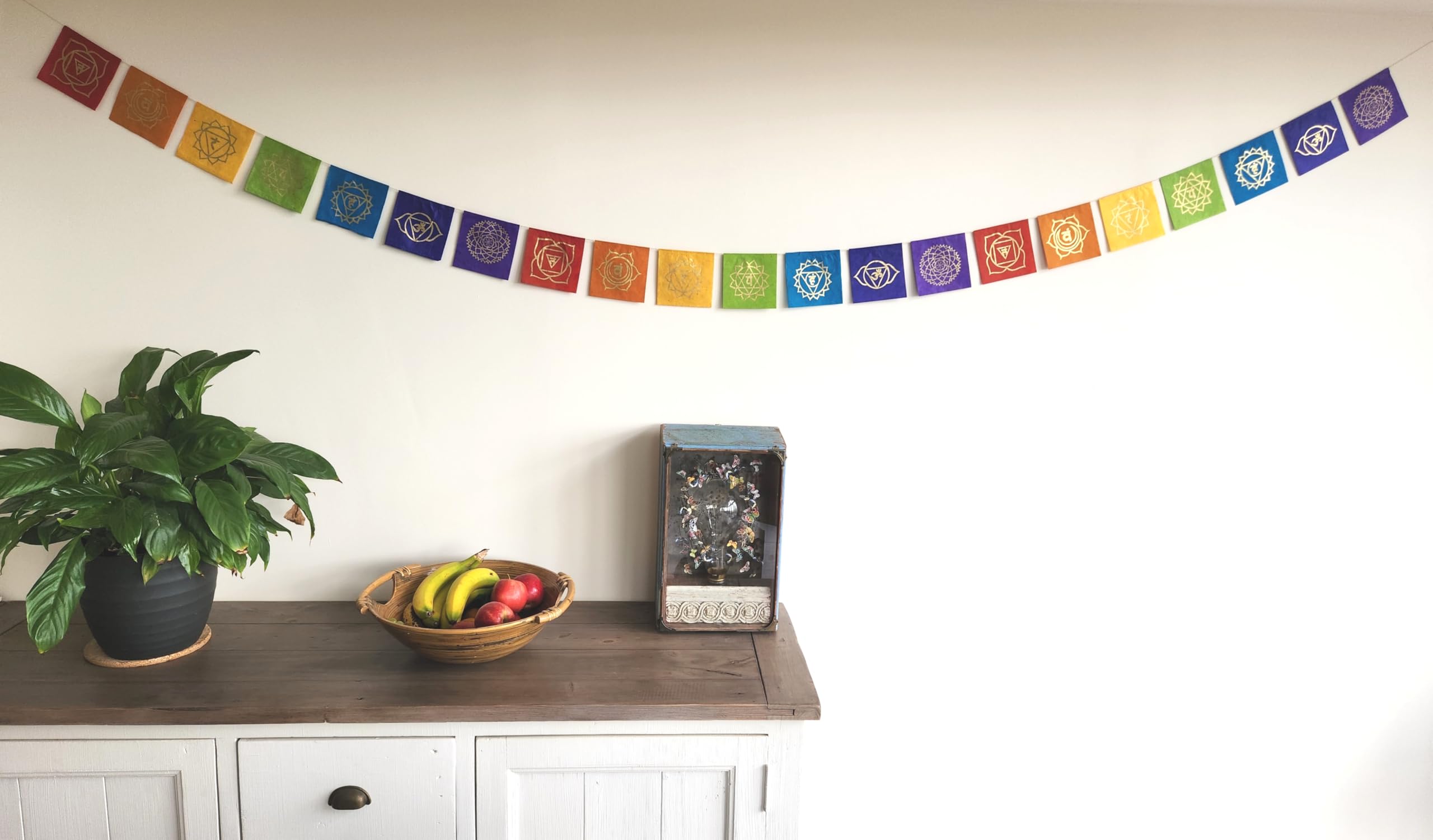 String of Lokta Paper Chakra Flags 11 x 11 cm from Nepal - Printed with all 7 Chakra Symbols - Length approx. 340 cm - Image 3