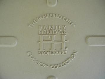The Pampered Chef Large Round Stone with Handles on the Sides