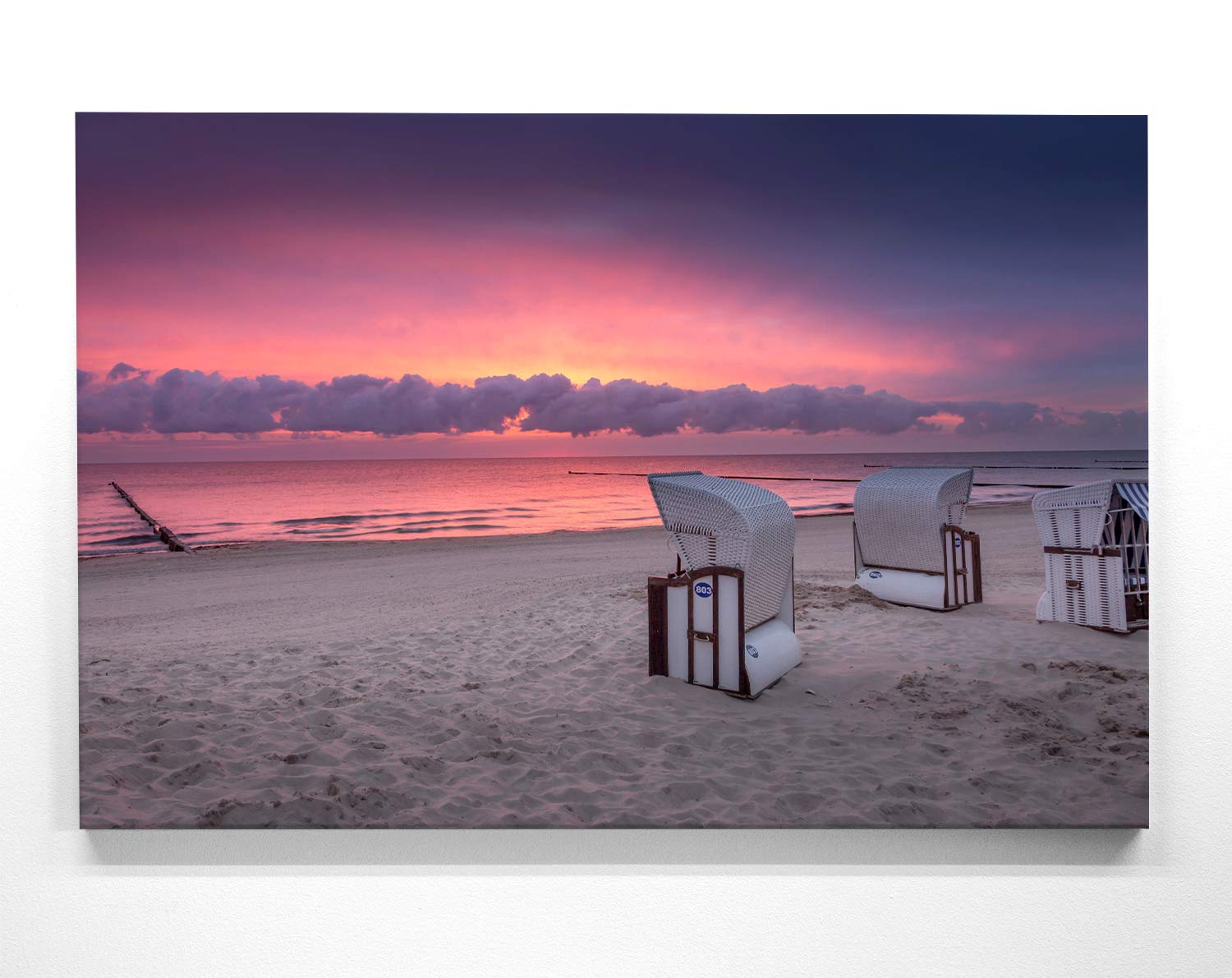 BilderKing Atemberaubendes Ostsee XXL Leinwandbild 120cm x 80cm, Motiv Usedom Sonnenuntergang, Strandkörbe. Einzigartiges Panorama-Bild für Wohnzimmer, Schlafzimmer. aufgespannt auf 4cm Keilrahmen