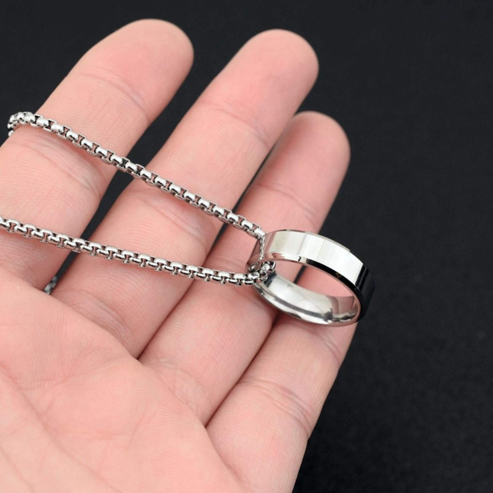 Collana Donna Collane a Catena con Ciondolo Collana ad Anello Collana Lunga con Maglietta Collane Versatili a Strati per Uomo e Donna