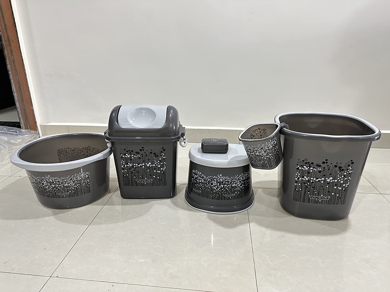 Nayasa Round Bathroom Set 6-Pieces - Bucket (25 litres) with Mug (1.5 litres),Basin (20 litres ...