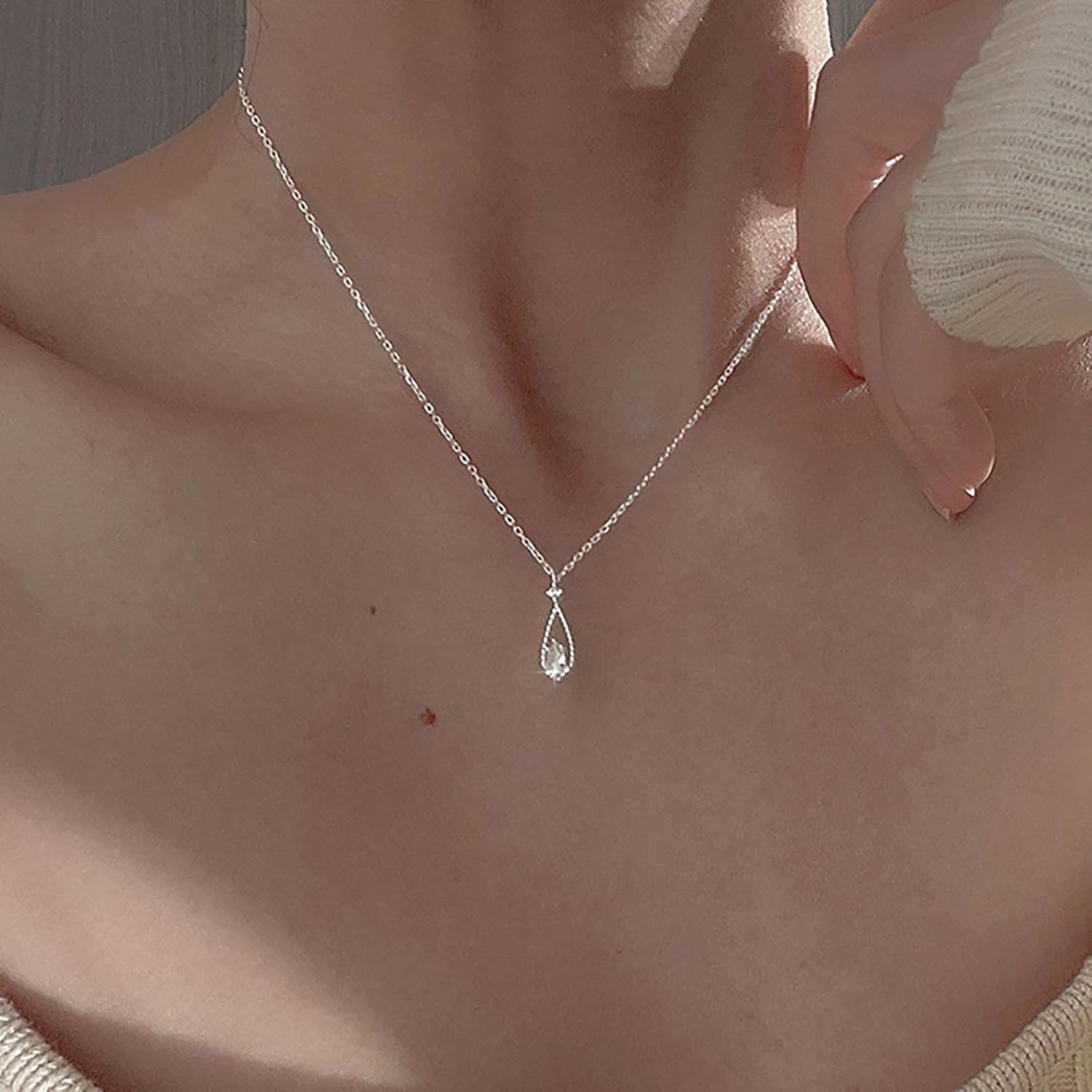 Andelaisi Boho Crystal Waterdrop Choker Necklace Gold Rhinestone Teardrop Necklace Choker Vintage Cz Teardrop Necklace Vintage Cz Water Drop Necklace Chain Jewelry for Women - Image 2