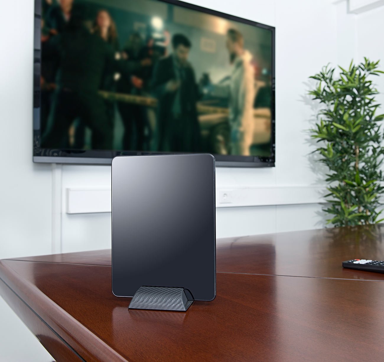 Antenne TNT/TNT2 active pour réception Full HD
