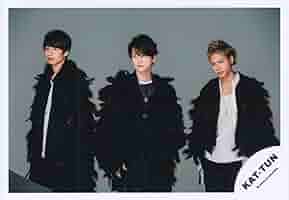 KAT-TUN 公式写真 71RLLzzKzFL._AC_SY200_QL15_.jpg
