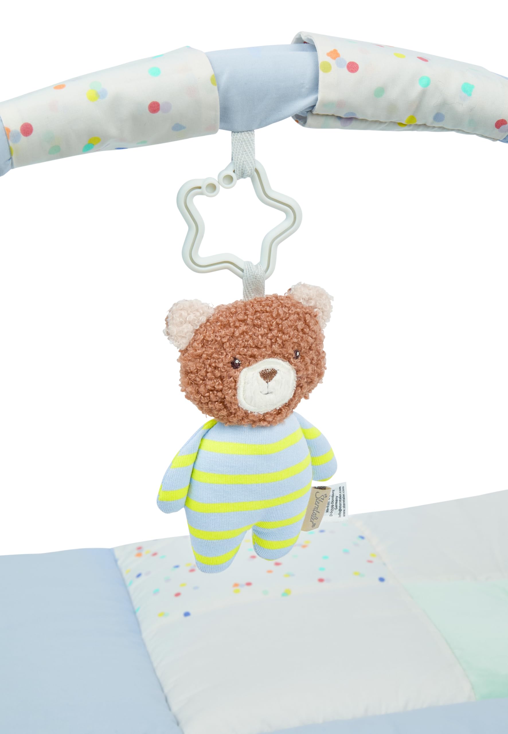 Sterntaler Spielbogen Bär Bob, Baby-Spielbogen mit Patchwork-Design, Stickmotive, Spiegel, Rassel, Quietsche und Knisterpapier, abnehmbarer Bogen und Spielteile, wattiert, 100×80×3 cm, bunt