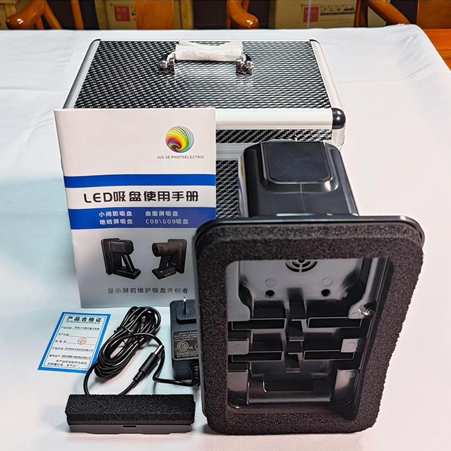 Electric LED Display Front Maintenance Vacuum Suction Cup, Multifunctional Suction Cup Tool, 66lbs Load Capacity, Rechargeable for Curved Screen, Floor Tile Screen