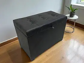 Puff Baú Estofado Em Corino 68 Cm Para Sala, Quarto Em Mdf - Preto