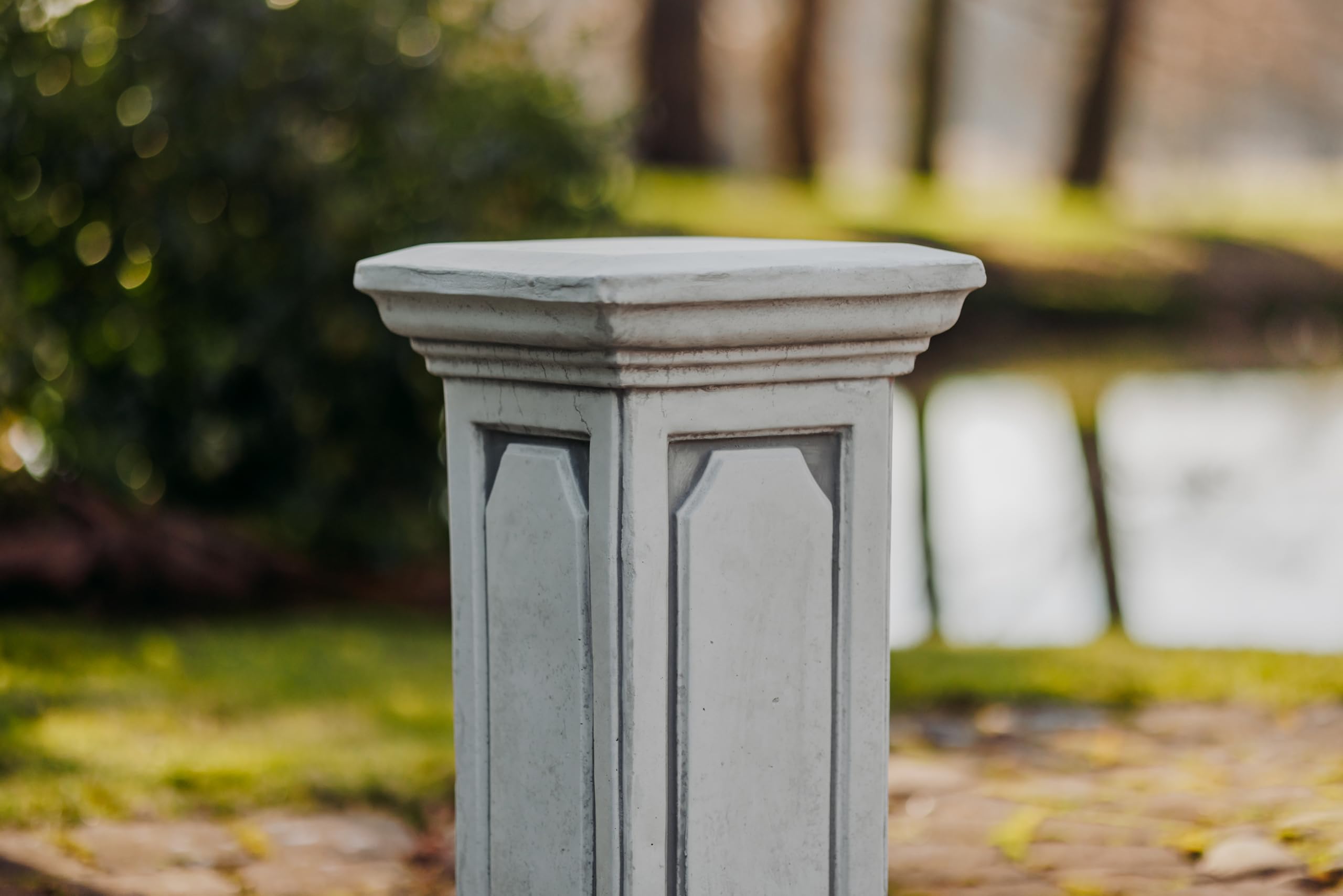 gartendekoparadies.de Podest, Steinsockel, H. 57 cm, Stellfläche 26 x 26 cm, 50 kg, Grau, frostsicher aus Steinguss für Außenbereich