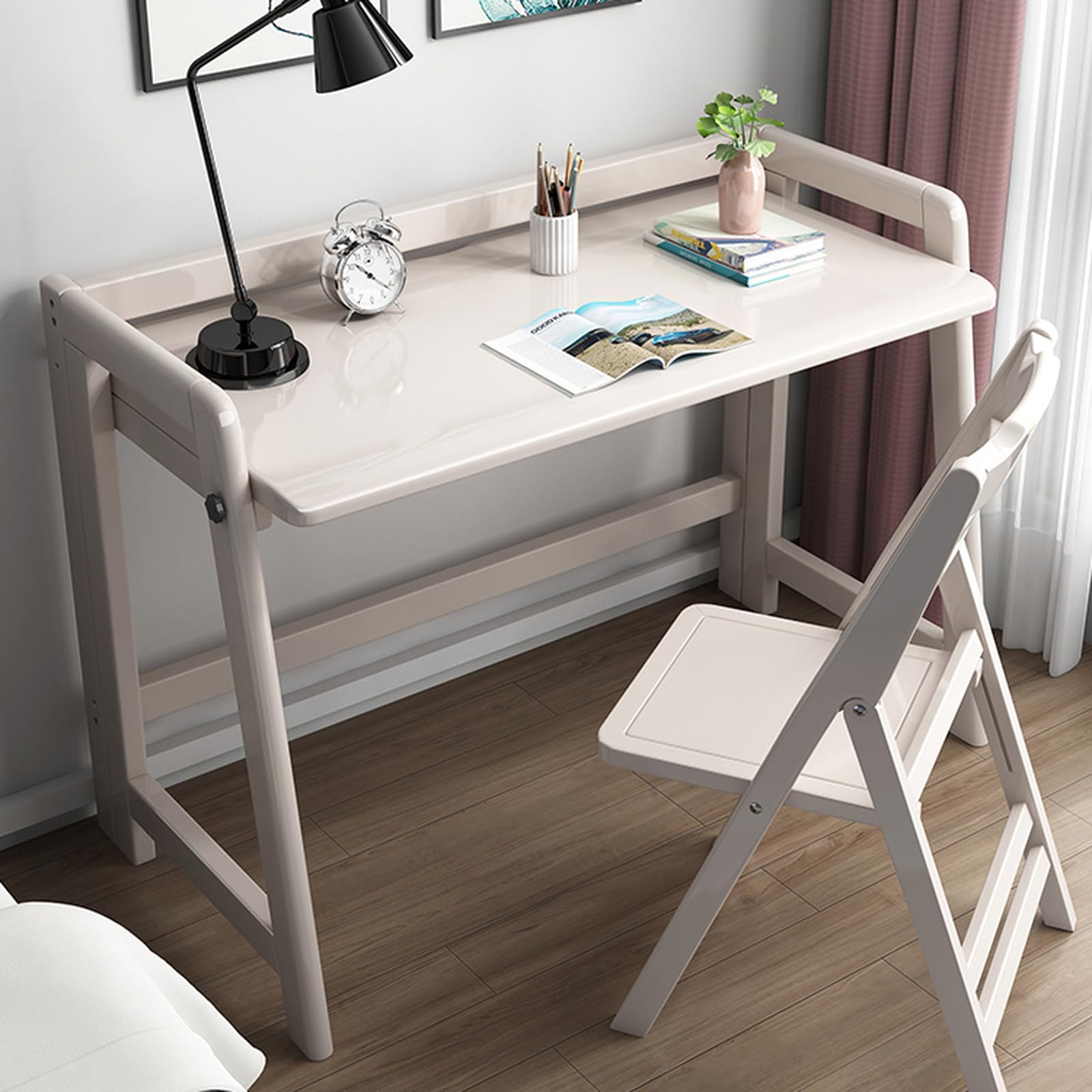 Bureau pliant sans montage pour télétravailler dans un petit salon