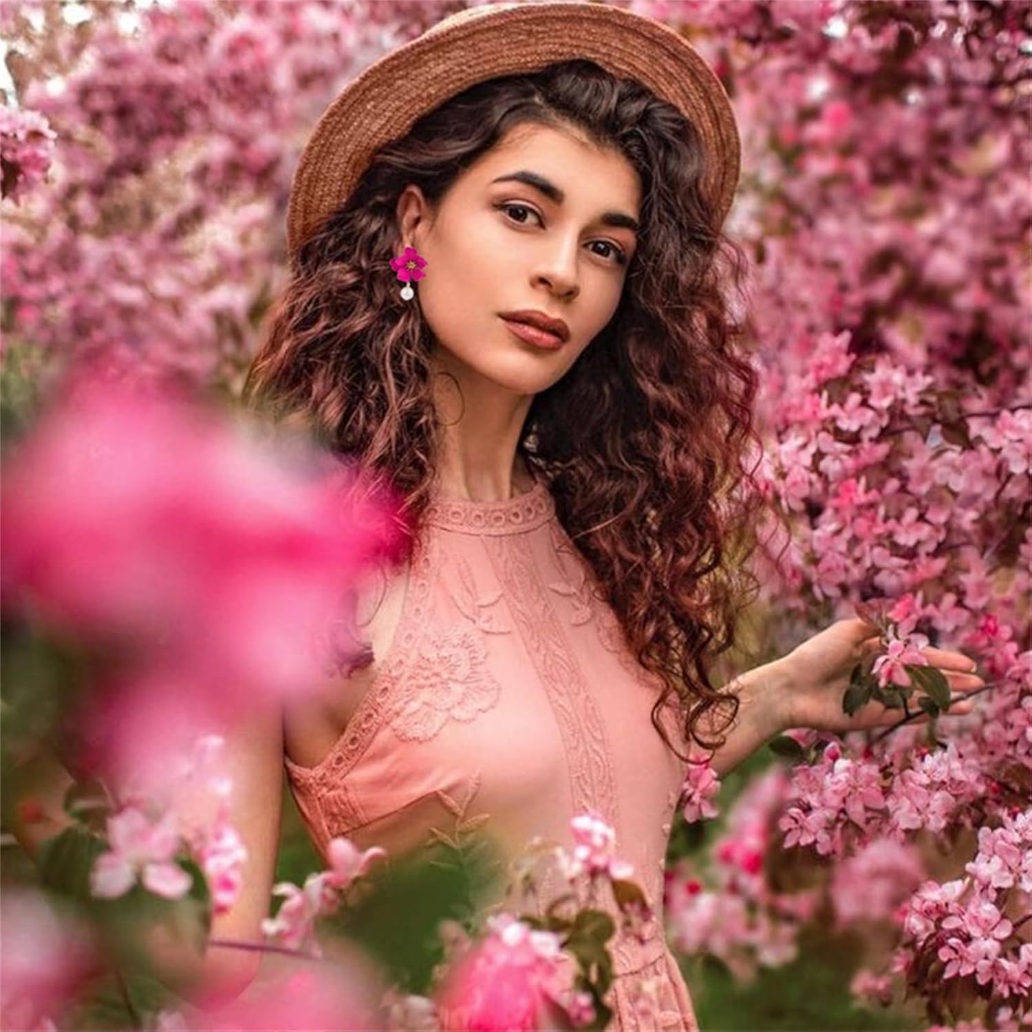 Bohemian Daisy Flower Earrings Necklace Stes for Women Boho Statement Flower Earrings Matte Floral Petal Earrings Pearl Flower Necklace Wedding Holiday Jewelry Gifts - Image 3