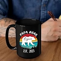 Vista 6 de Taza de cerámica negra personalizada con nombre y año para abuelo, regalo para el día del padre, taza de café Papa Bear Est 2023, regalo de nieto