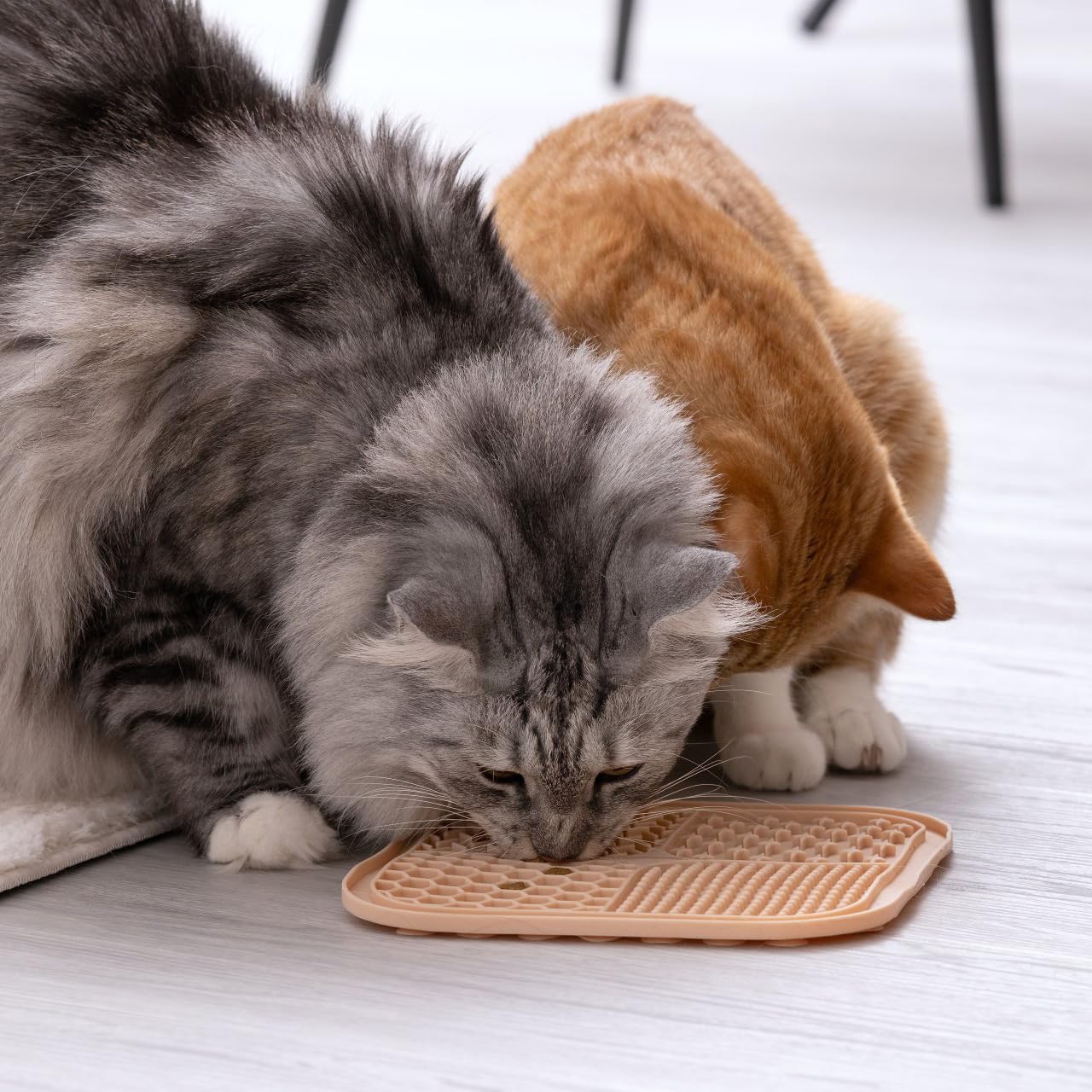 Fackelmann Tappetino lecca-cibo in silicone antiscivolo, per alimentazione lenta e digestione sana per cani e gatti, lavabile in lavastoviglie, riutilizzabile, slow feeder, gioco interattivo
