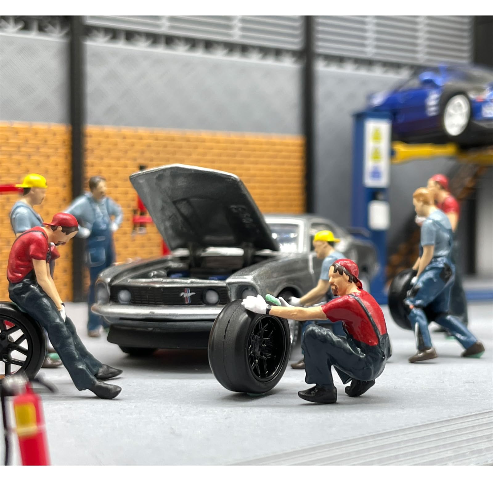 Amazon.co.jp: 1/64 精巧な自動車整備士モデル 1/64 スケール