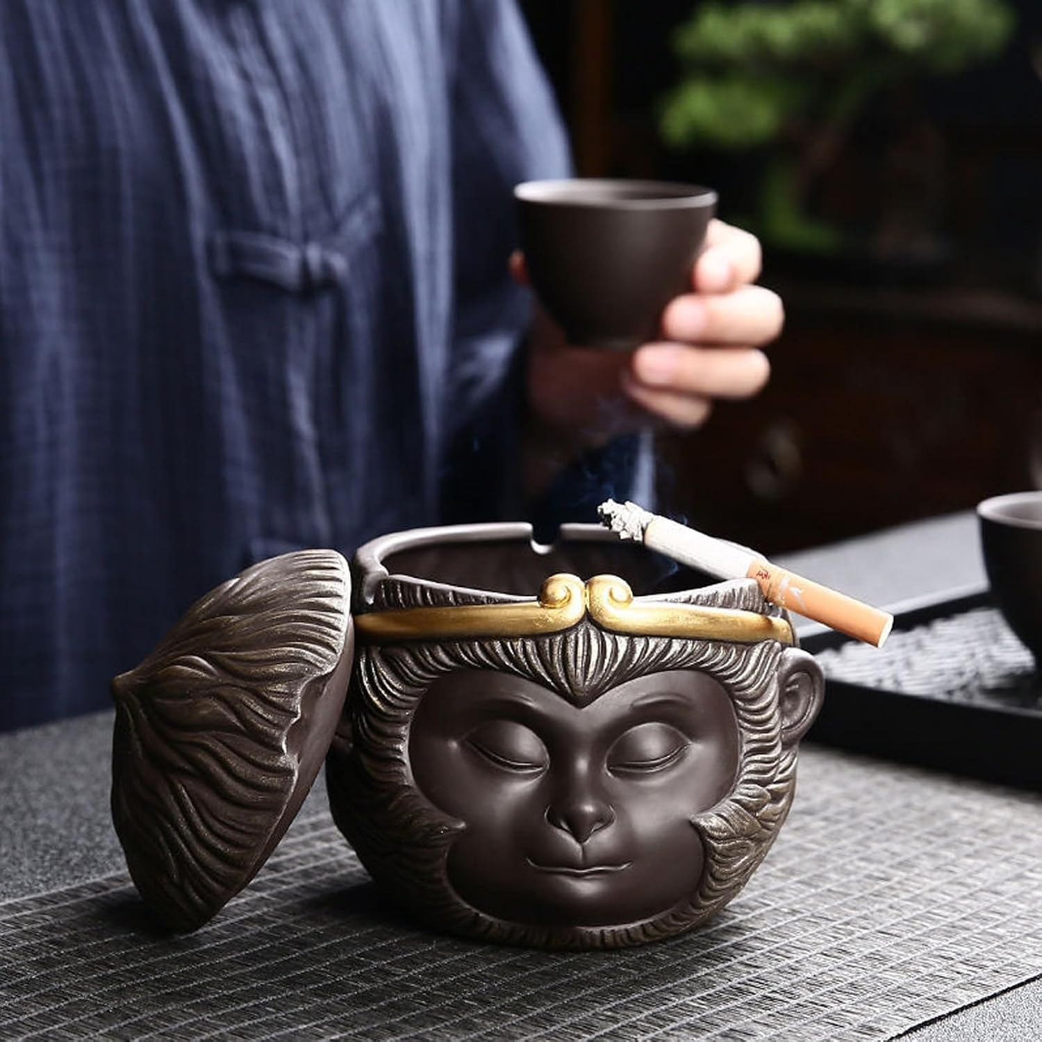 SUN WUKONG Design Ashtray with Lid, Purple Clay Smokeless Ashtrays for Smokers Indoor, Cool Monkey King Large Cigar Ashtray for Outside Patio Ash Tray for Balcony Home Office Decoration