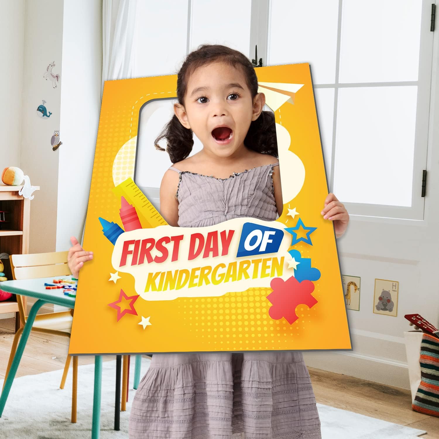 Soul Décor Back to School Photo Prop Board, Picture Frame First Day of Kindergarten, Perfect for Home Fun Memory Picture Taking or Teacher and Classroom Use, Cut Out Board Sign, Coro Plastic