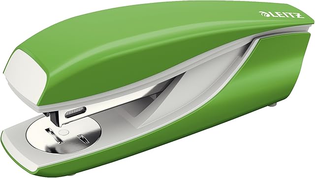 Leitz Zszywacz biurowy z metalu, na 30 arkuszy, w zestawie zszywki, ergonomiczny design, zielony, seria NeXXt, 55020050