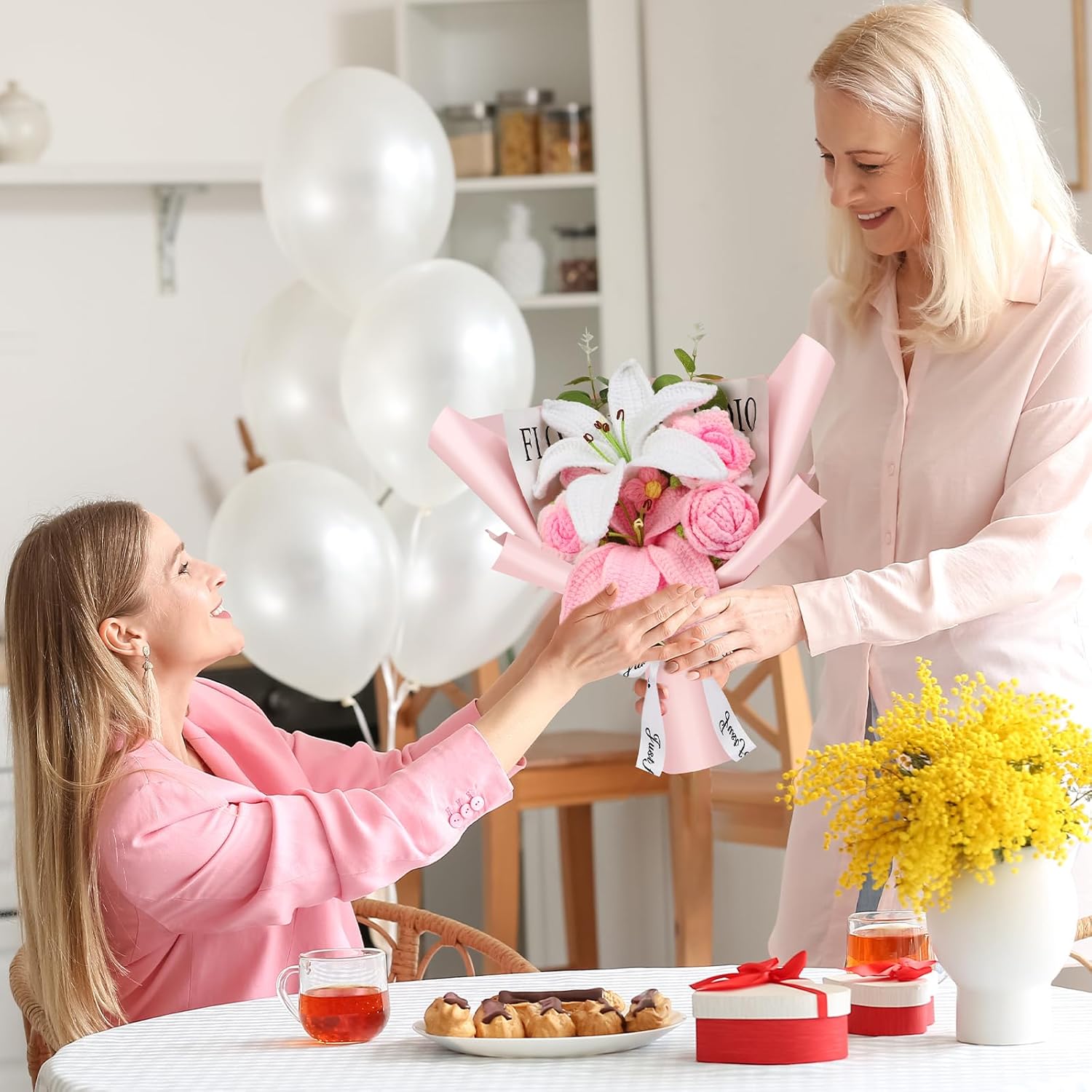 Crochet Flowers Crochet Flower Bouquet with Greeting Card Finished Handmade Knitted Flowers Roses & Lily Bouquet for Mother's Day Valentines Day Birthday Graduation Gift Home Decor (Pink)