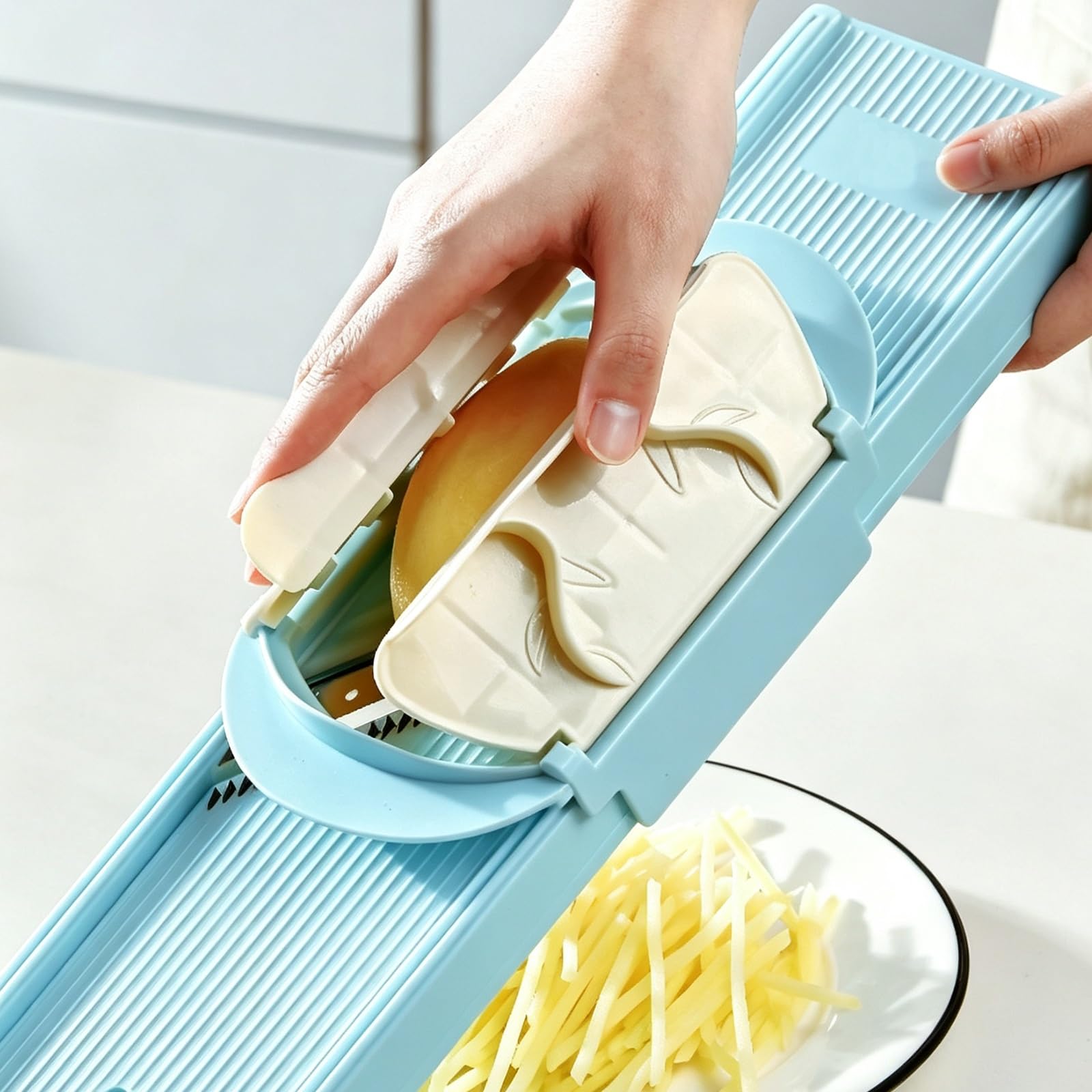 Mandolina de Cocina Ajustable, Cortador Patatas y Verduras Manual, con Caja de Almacenamiento, Protector Mano Resistente, Cuchilla Afilada Acero Inoxidable, Herramienta Cocina