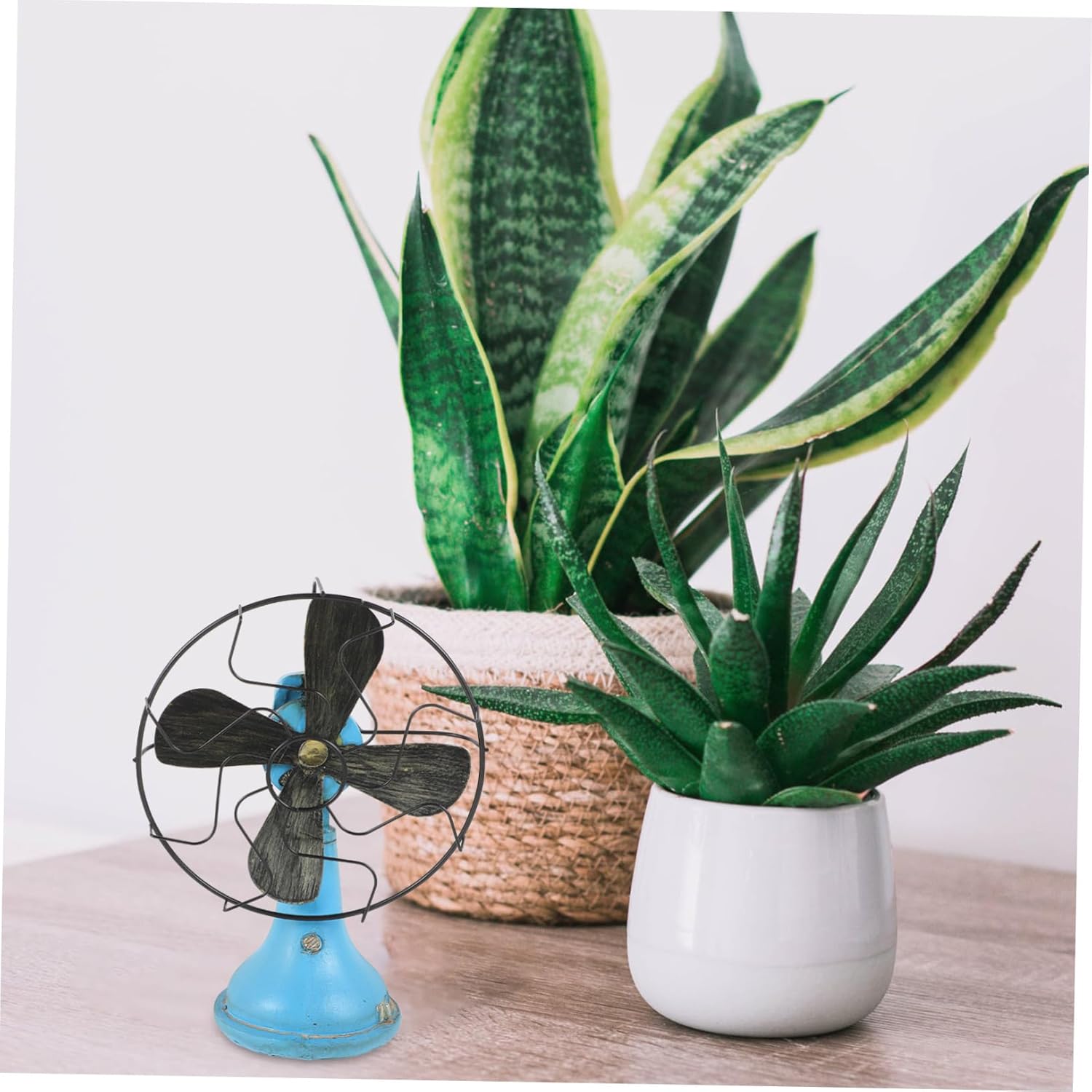Retro Fan Sculpture Vintage Resin Table Fan Ornament for Home Desktop Decor Stylish Farmhouse Decoration Great for Photography and Touch to Any Room
