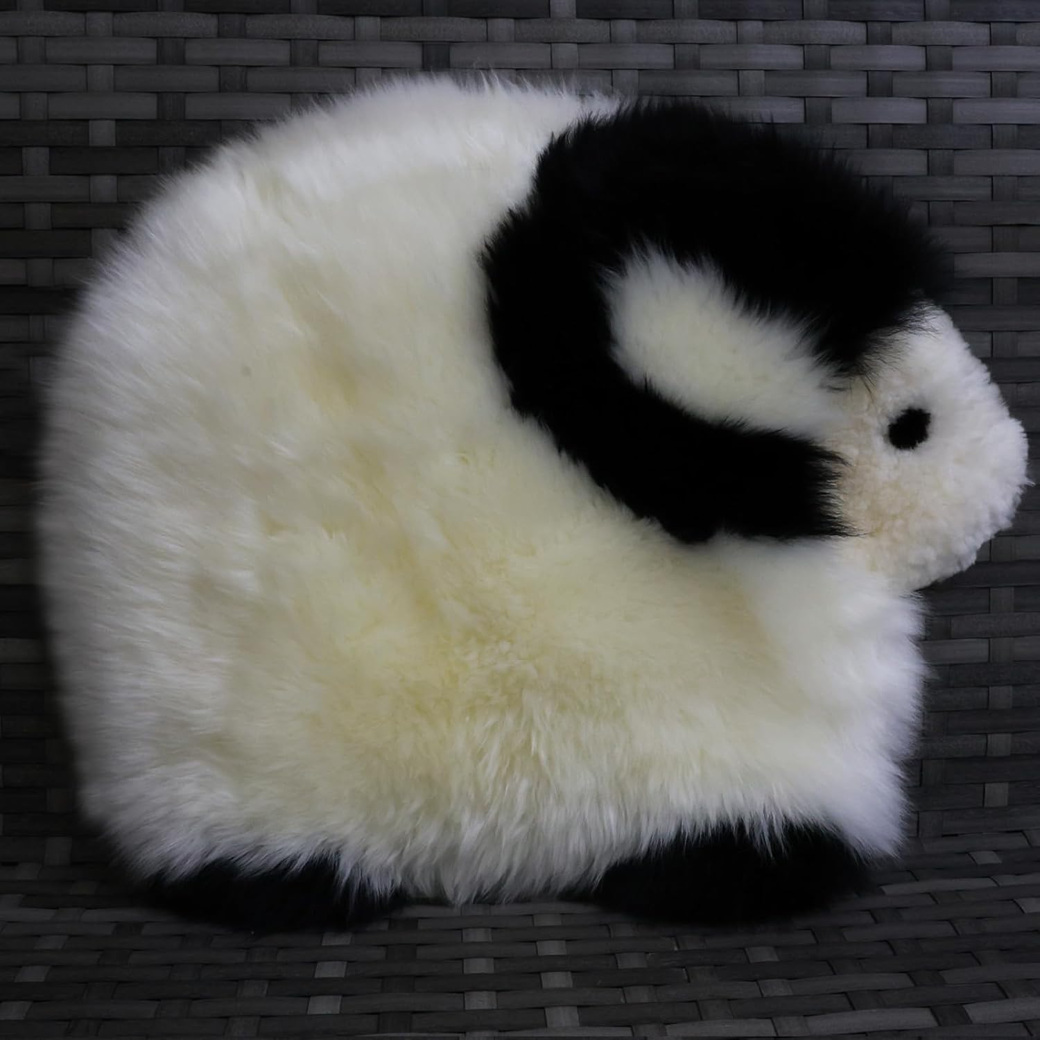 18×14 Inch Sheepskin Chair Seat Pad Cream White Cute Cartoon Pattern Anti Slip Design Soft Comfortable for Sofa Bedroom Dressing Table Dining Table Chair Cover Car Seat Cushion.