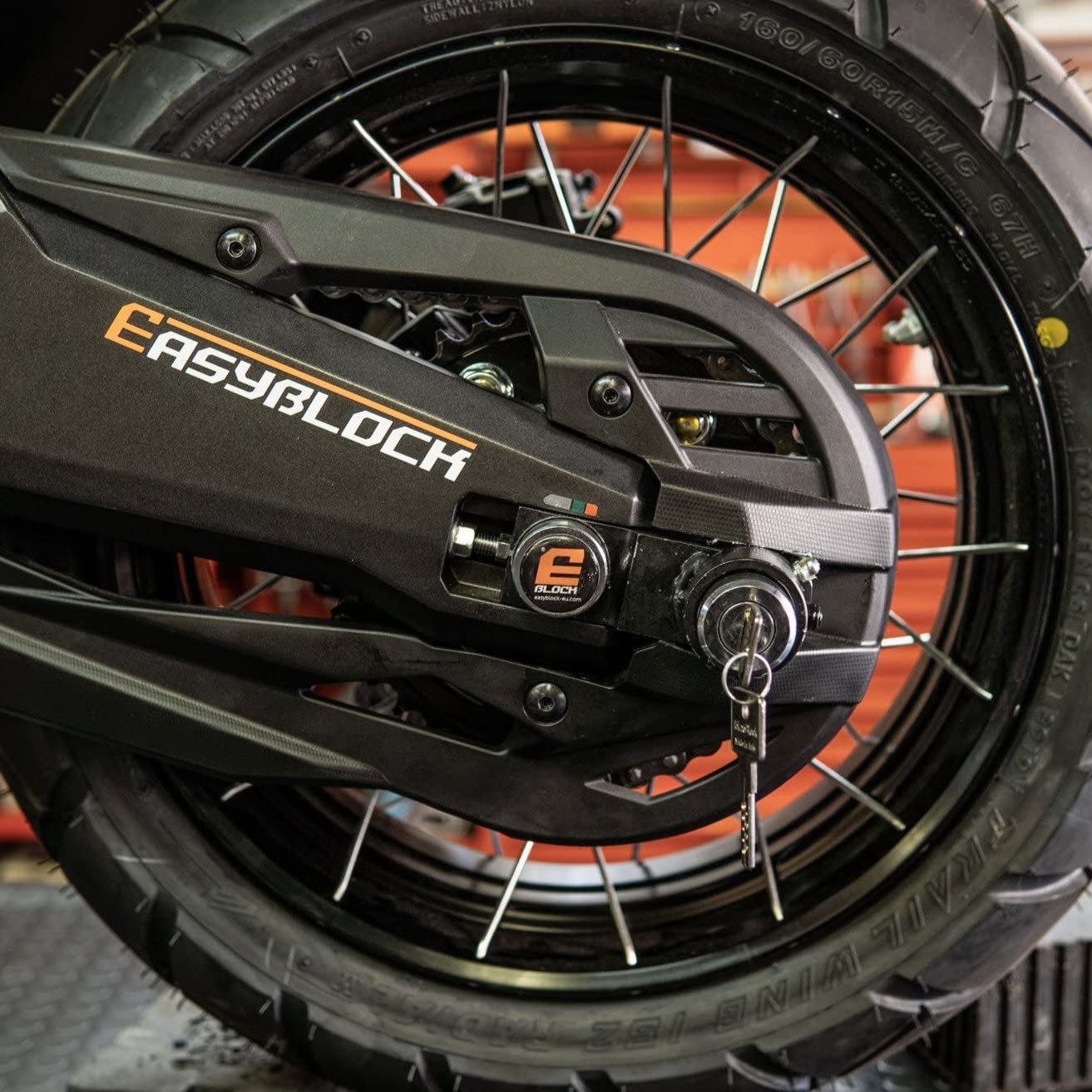 EASYBLOCK Antifurto Moto Compatibile con Honda X-ADV 750 | FORZA 750 (2017-2025) | INTEGRA 750 (2016-2020) Antifurto Blocca Ruota Blocca Disco Lucchetto Protezione Installato su Moto E Scooter