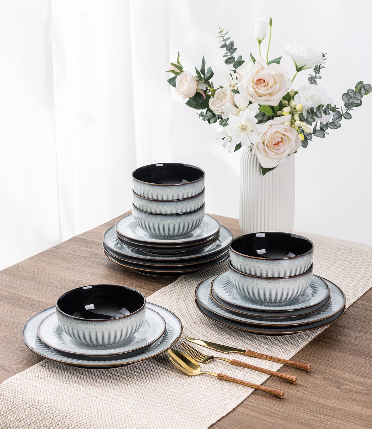 LeRatio Diner Sets voor 6 Personen, 18 Stuks Handgemaakte Reliëf Aardewerk Borden en Kommen Set, Krasbestendig Reactief Glazuur Servies Set, Vaatwasser, Magnetron Veilig Servies Set, Maanlicht Wit