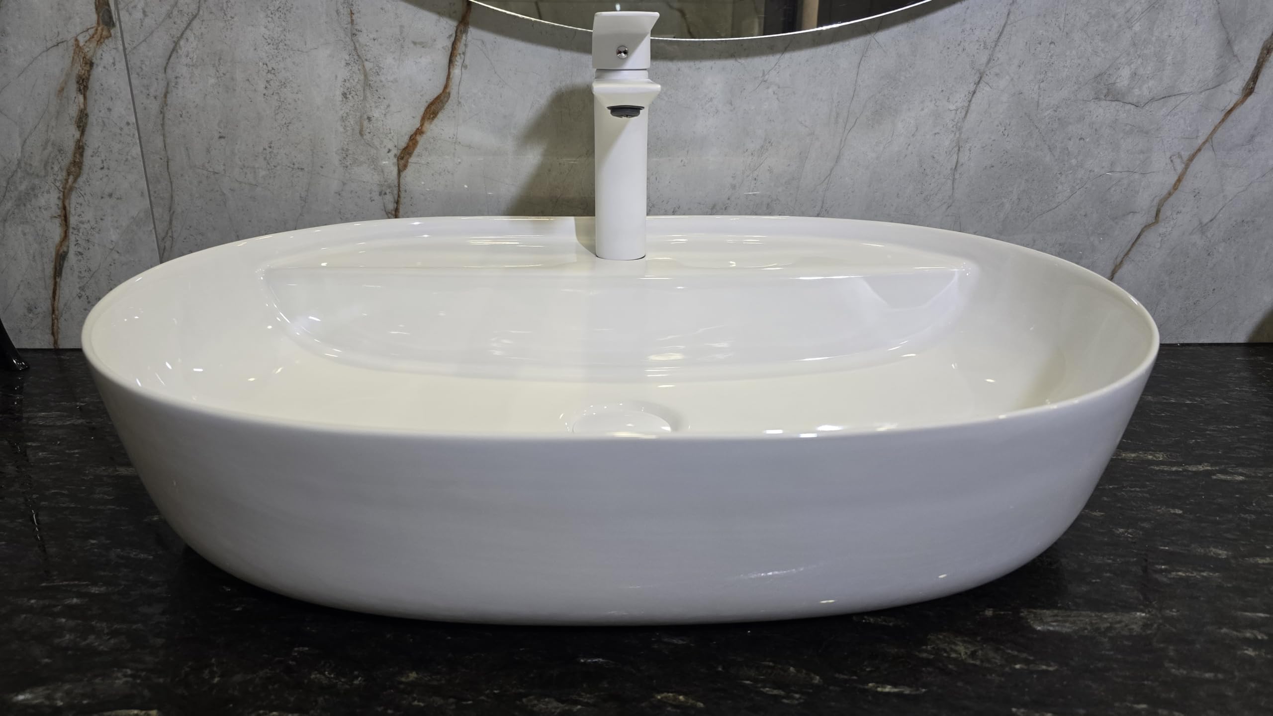 Umywalka owalna ceramiczna - 60 x 40 x 13 cm - nablatowa biała - do rąk