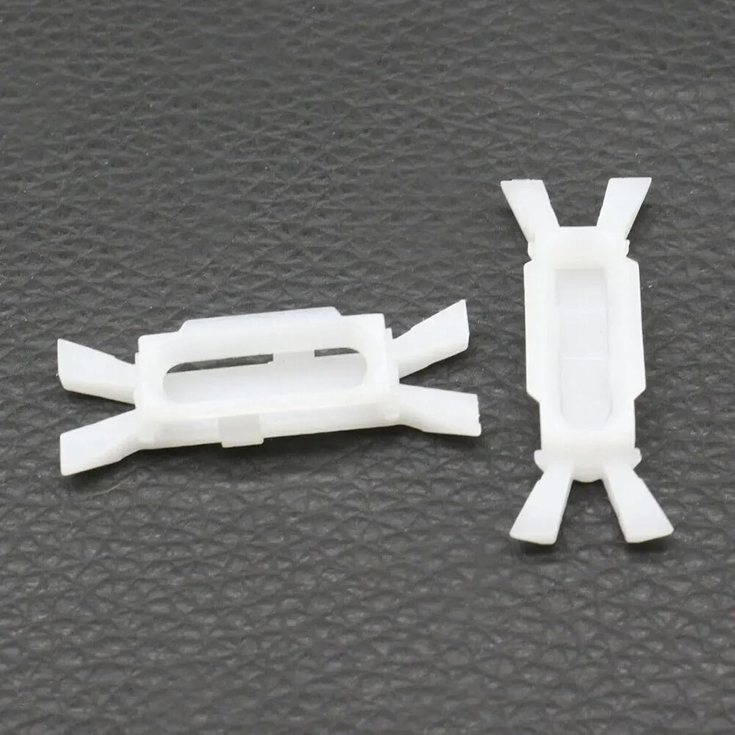 7078732 Fixing Clip for Door Edges Molding Panel