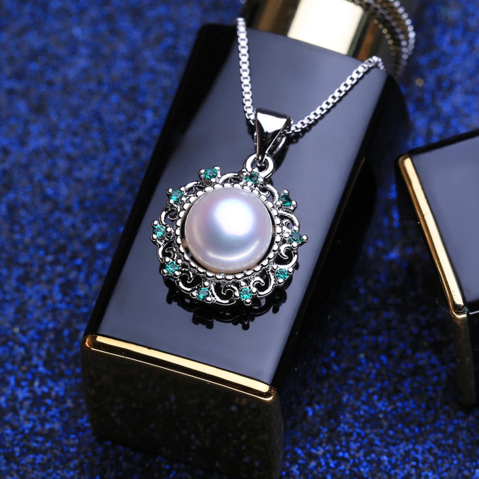 LOKILOKI Set di Gioielli di Fidanzamento di Nozze in Argento Sterling 925 Collane con Ciondolo di Perle Naturali per Orecchini da Donna con Smeraldo