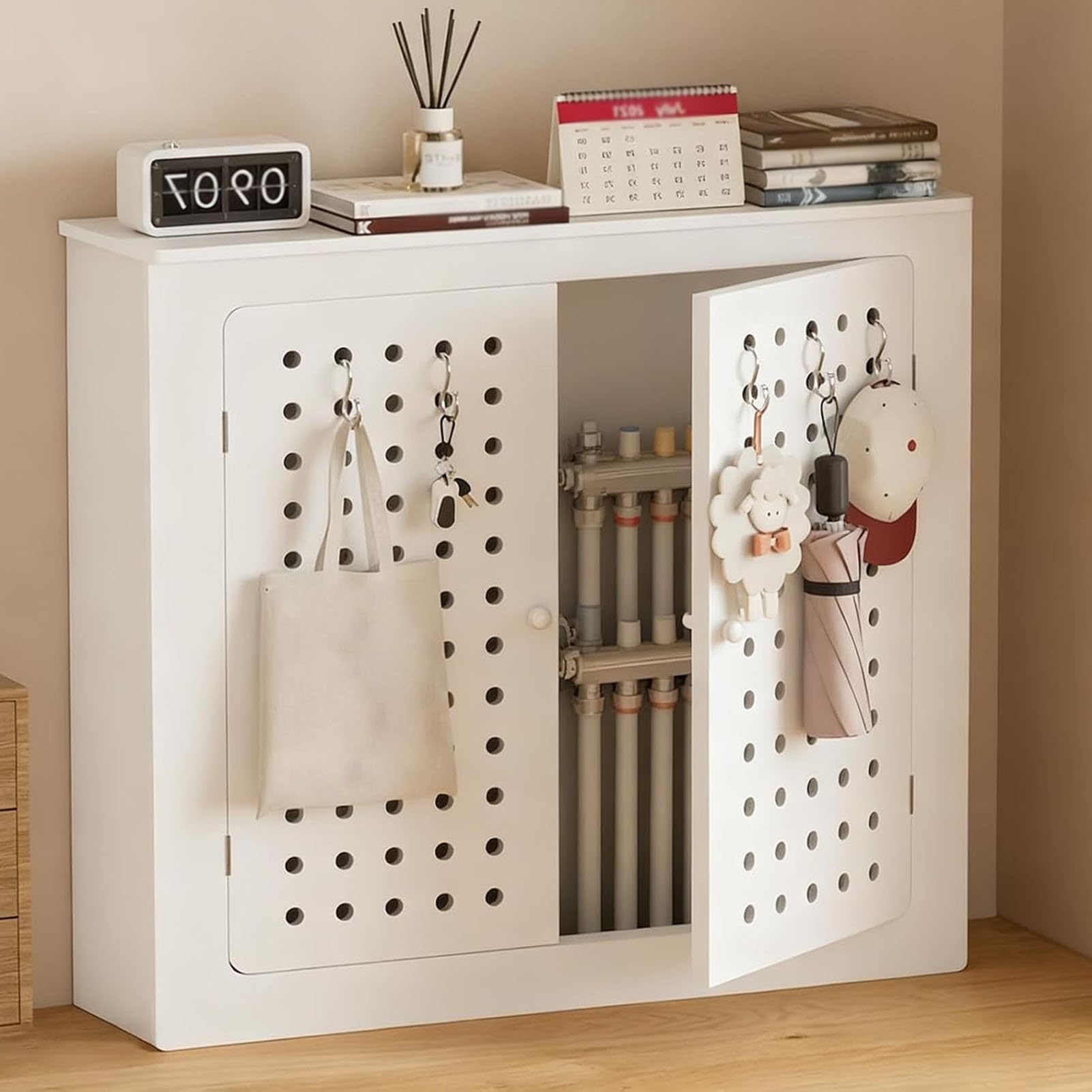 Cubreradiador para ocultar radiadores viejos con mueble de rejilla ventilada