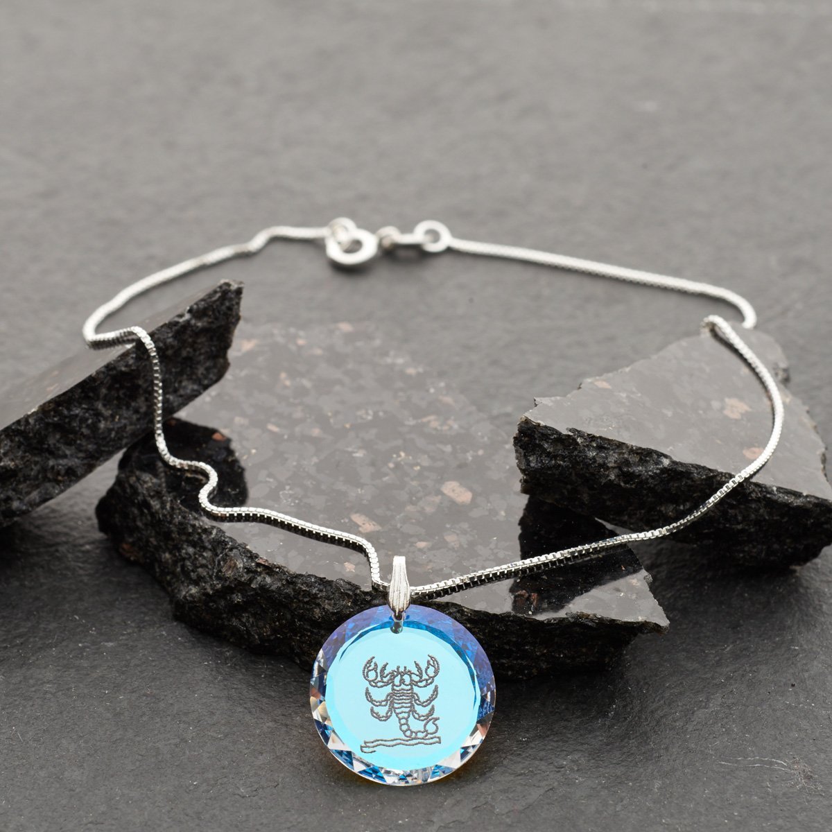 Mujer plata cristal