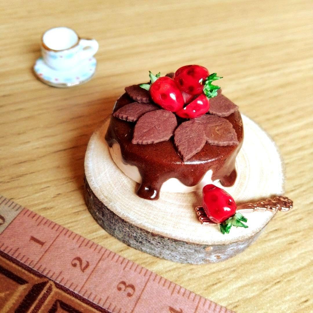 レッドカラントの苺クリームチョコケーキ ミニチュアフード （生チョコ 