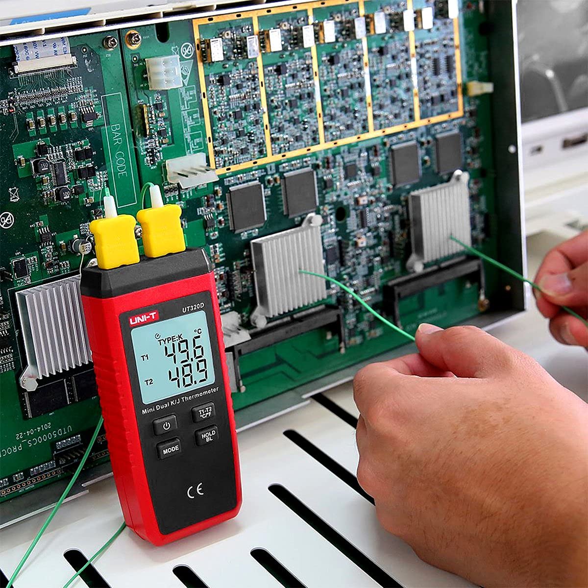 UT320D Mini Termometro Dual-channel K/J Termocoppia con retroilluminazione LCD