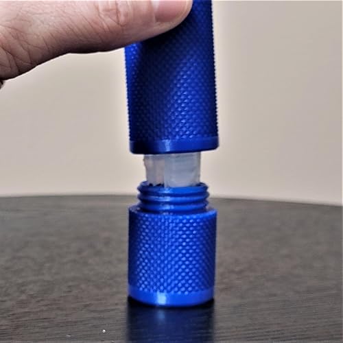 Vista 31 de Znet3D Eye Drop Vial Holder & Travel Carry Case - Securely Holds Three (3) Single-Use Vials - Screw-On Lid, Knurled Pattern - Keep Vials Safe & Silk