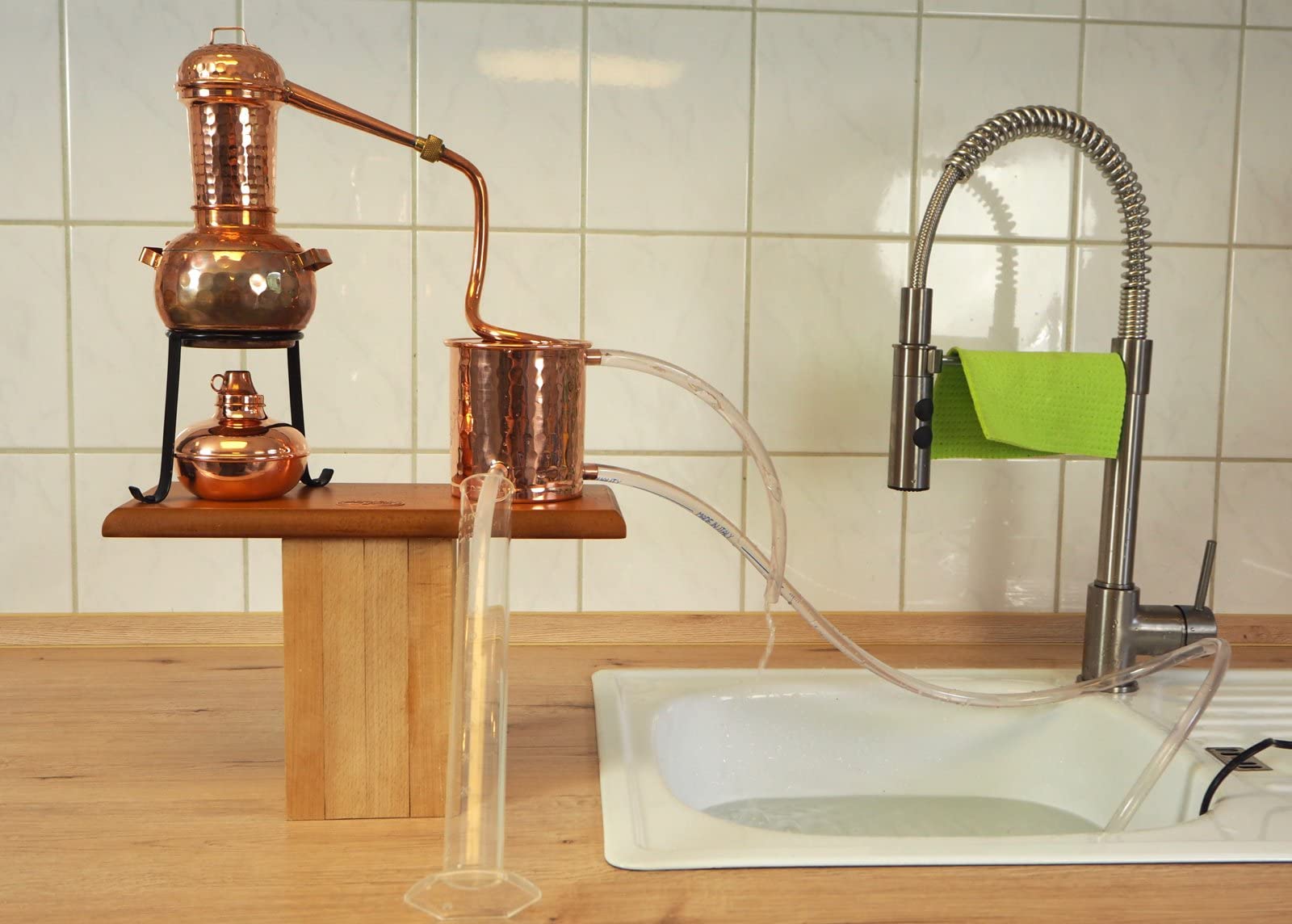 Destillatio Sorgenfrei Zubehörset zum Destillieren bis 3L I Kühlwasserset für Destillieranlagen und Hobbydestillen für ätherische Öle I Destillierset mit Pumpe für perfekte Ergebnisse