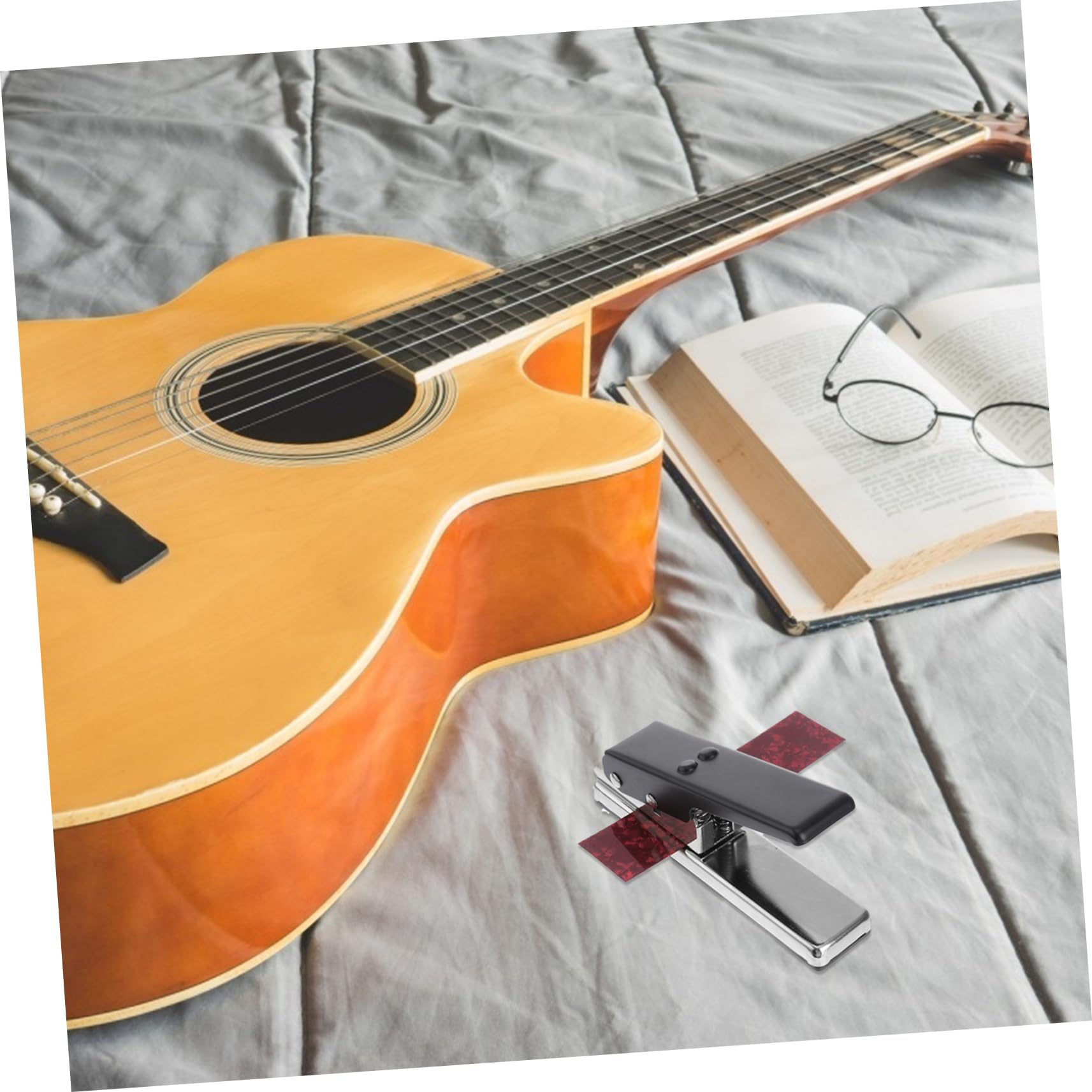 Gitarrenplektrum B 29 Stück aus Eisen und Celluloid | Plektrum Stanze für Gitarrenbauer, 1, Schlichtes Kreatives Bastelwerkzeug, Fein Verarbeitet Zufällige Farbe