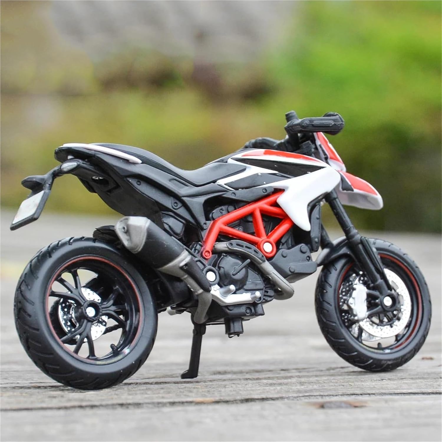 Collection Toy Collection Gift 1:18 for Ducati Hypermotard Sp 2013 Motorcycle Model Die Cast Vehicles Hobbies